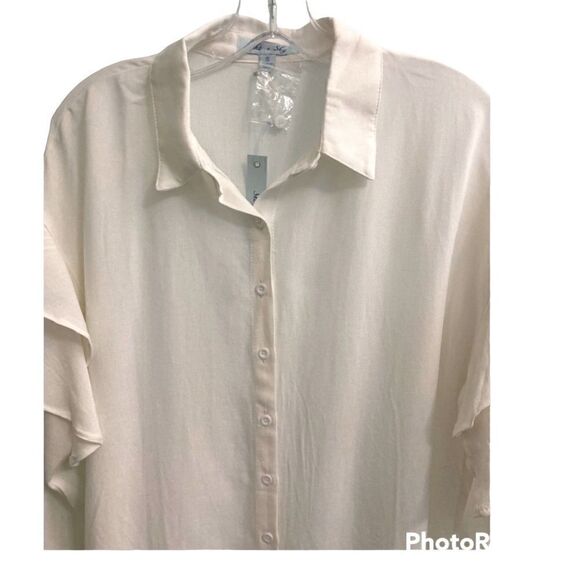 She + Sky White Button Down Blouse Size Small - Picture 2 of 6